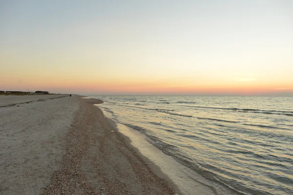 Lindo pôr do sol no mar de Azov — Fotografia de Stock