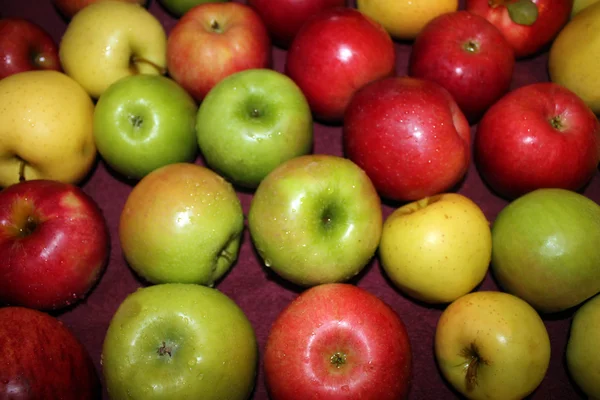 Apples Drying After Being Rinsed — Stock Photo, Image