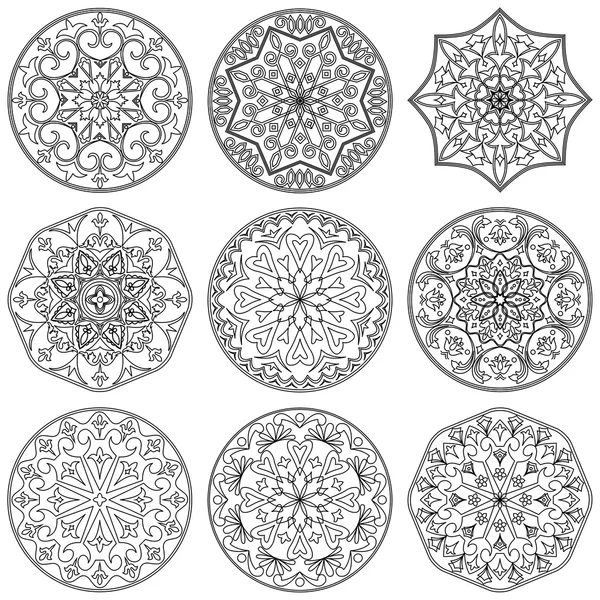 Set di 9 mandala in bianco e nero . — Vettoriale Stock