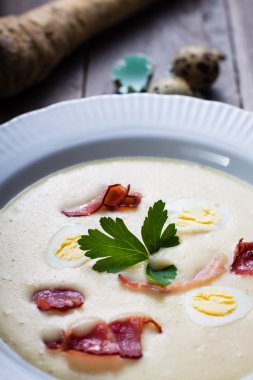 Horseradich krem çorba.