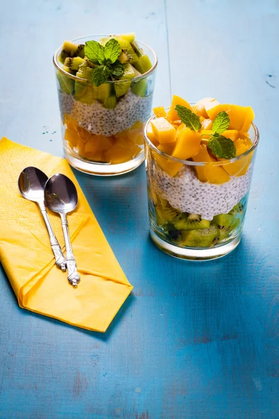 Postre dietético, ensalada de frutas . — Foto de Stock