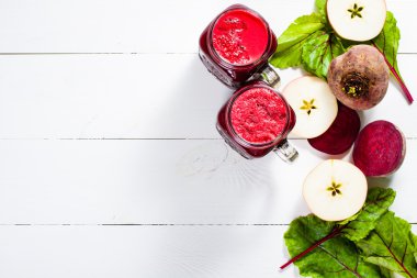 Taze kırmızı yüzlü.