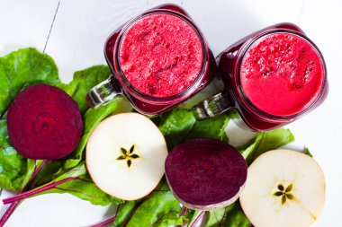 Taze kırmızı yüzlü.