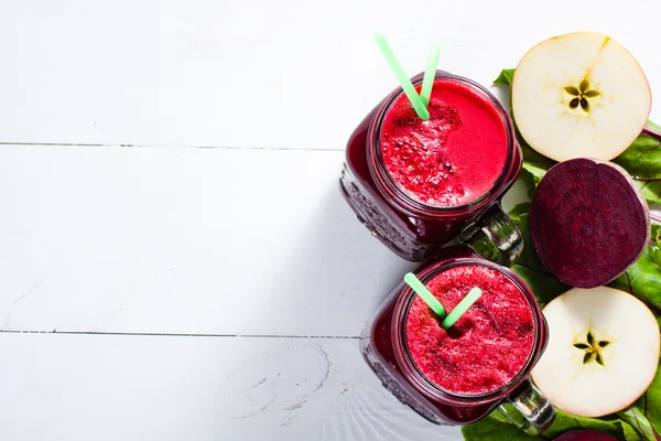 Smoothie rouge frais . — Photo