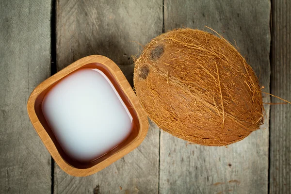 Kokoswater en kokosnoot — Stockfoto