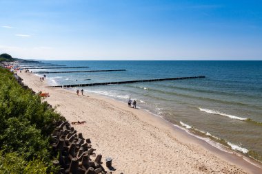 Ustronie Morskie, Polonya - 20 Haziran 2016: Üstten görünüm Beach.