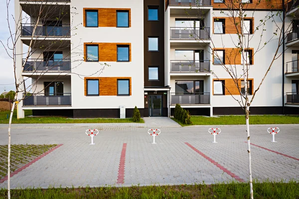 Neues Mehrfamilienhaus. — Stockfoto