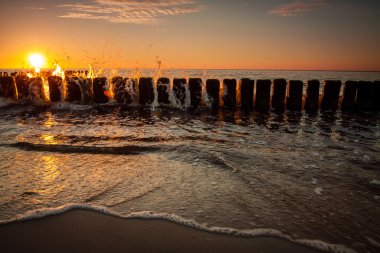 Güneşin üzerinde Baltık kıyıları.