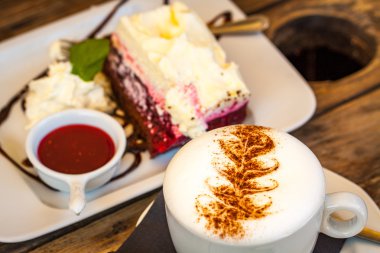 Caffee latte köpük ile.