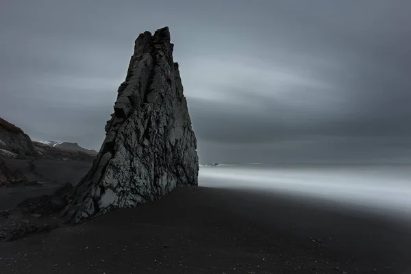 Einzelne Felsen Mondlandschaft Islands — Stockfoto