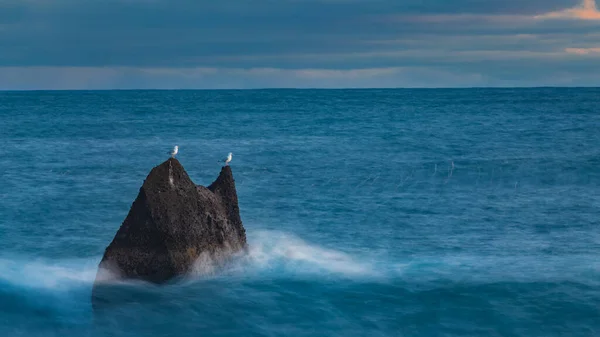 Rocce Singole Paesaggio Lunare Dell Islanda — Foto Stock