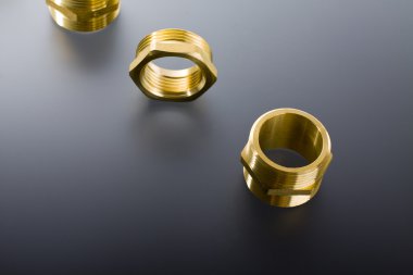 Pirinç uydurma, Birliği ve gate valf.