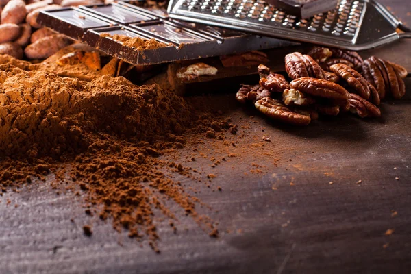 Chokladprodukter och nötter — Stockfoto