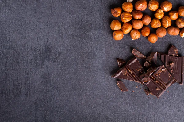 Nut and chocolate — Stock Photo, Image