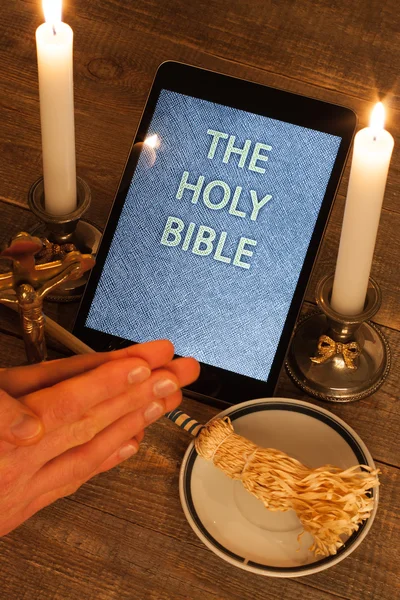 Digital  holy bible as a symbol of a new era. — Stock Photo, Image