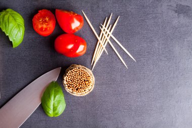 Domates kalp şeklinde ile Marine fileto.