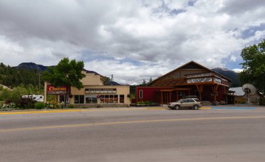 Revelstoke, British Columbia, Kanada - Haziran 2017: Kasabada Retro tarzı sinema.