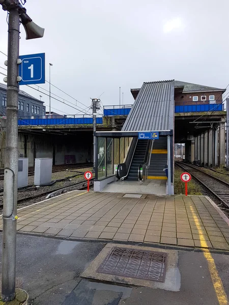 Quai Vide Dans Une Gare Belgique Personne — Photo