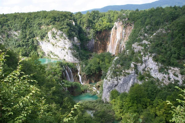 Lagos y cascadas en Plitvice parc, Croacia — Foto de Stock