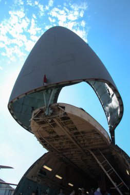 Burun kapı Lockheed C 5