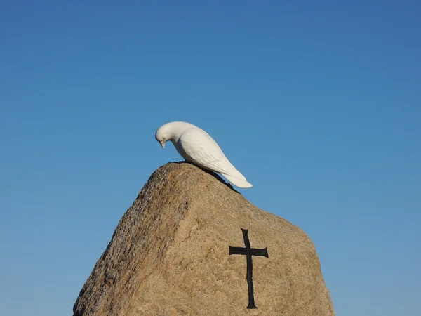 Espírito Santo derramando uma alma para o céu — Fotografia de Stock