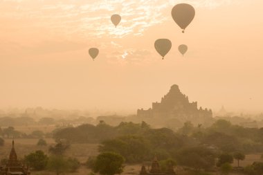 Dhammayangyi Tapınağı Bagan en büyük Tapınağı Balonlu bir