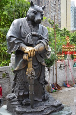 Hong Kong, Çin - 25 Haziran 2014: Çince Zodyak bronz köpek Stat