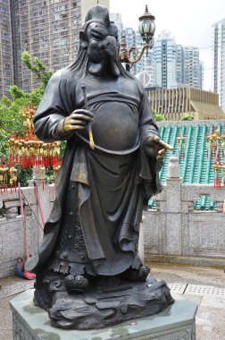 Hong Kong, Çin - 25 Haziran 2014: Çince Zodyak bronz horoz 
