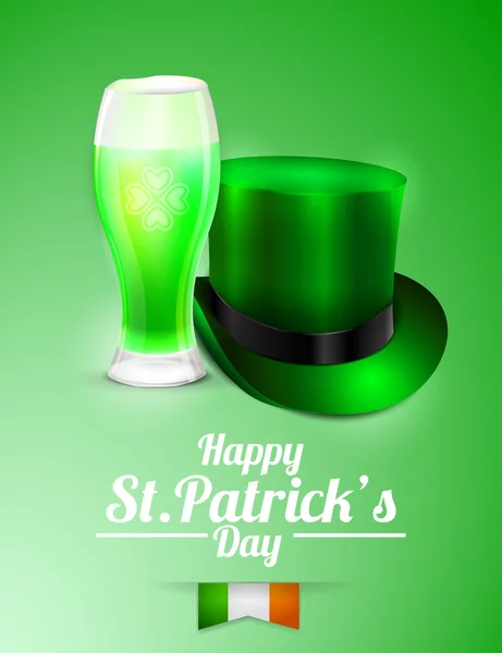 Cartão de saudação do dia de São Patrício com um copo de cerveja e chapéu de duende — Fotografia de Stock