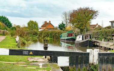 Gemiler Kuzey Petherton yakınlarındaki Bridgwater 'daki Taunton Kanalı' na demirlemiş.