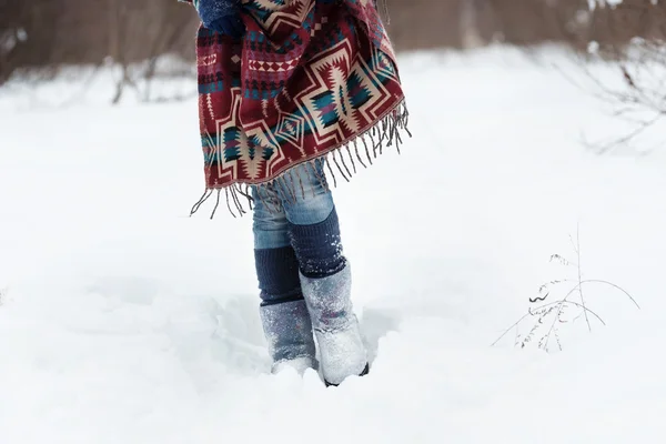 Young woman in bright ethnic scarf with purple, white and blue pattern — Stock Photo, Image