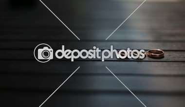 Pırlantalı altın alyans yakın çekim