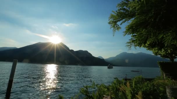 Wunderschöner Sonnenaufgang im Comosee, Italien Flitterwochen — Stockvideo