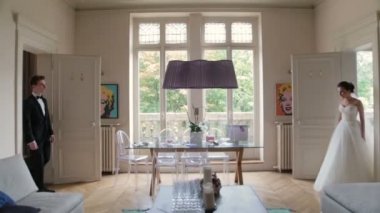 Güzel gelin ve damat otel odasında buluş