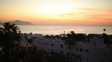 Güzel Mısır deniz günbatımı üzerinde. Egzotik balayı