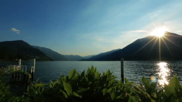 Bella alba nel lago di Como, Italia — Video Stock