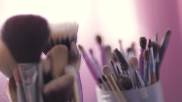 Cosmetic brushes close up. Wedding preparation — Stock Video