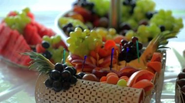 Düğün masa üzerinde meyve yakın çekim