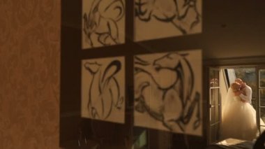 Çok güzel nedwlyweds bir lüks otel dairelerde birlikte vakit arka görünümü