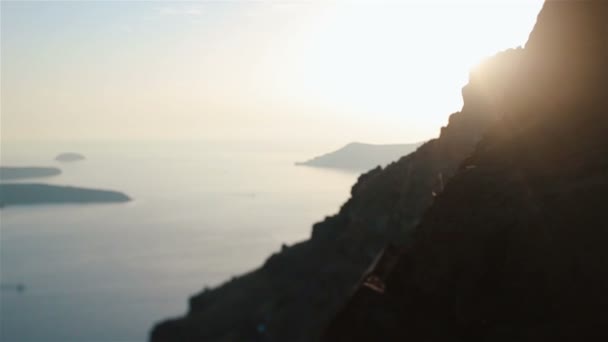 Santorini, Yunanistan dağ volkan landcape yakın çekim — Stok video
