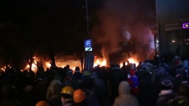 Cesur insanlar binlerce güç suç rejim protesto