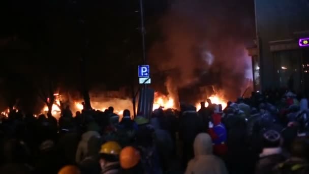 Miles de personas valientes protestan contra el régimen criminal del poder — Vídeos de Stock