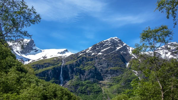 Snow-capped mountains — Stock Photo, Image