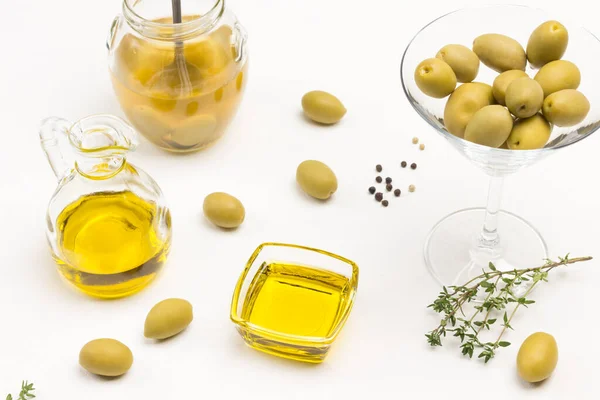 Olives Vertes Verre Bocal Sur Table Huile Olive Dans Bol — Photo