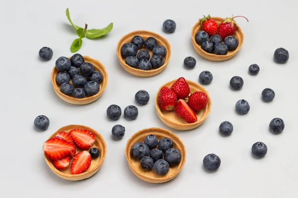 Blueberry Strawberry Tartlets Blueberries Table Gray Background Top View — Stock Photo, Image