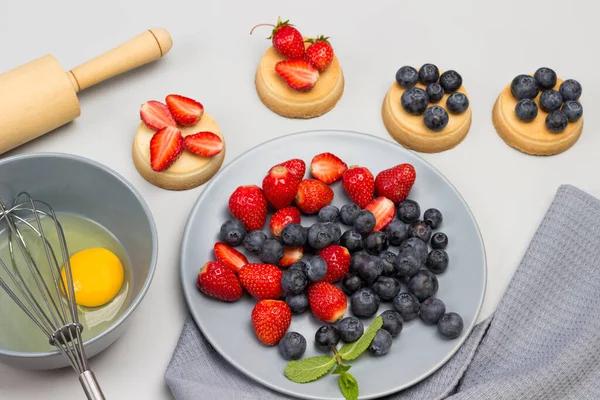 Blueberries Blueberries Gray Plate Tartlets Berries Table Raw Egg Whisk — Stock Photo, Image