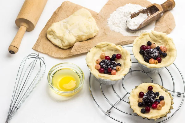 Dough Berries Baking Cup Metal Trivet Whisk Yolk Bowl Flour — Stock Photo, Image