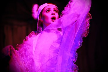 Çocuk Tiyatrosu, beyaz dove8