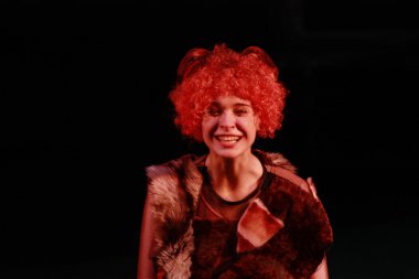 Kırmızı kedi, tiyatro, Anime 5