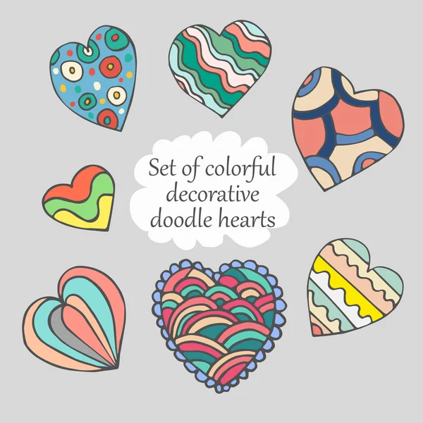Sada doodle barevné dekorativní srdce vektorové ilustrace. — Stockový vektor